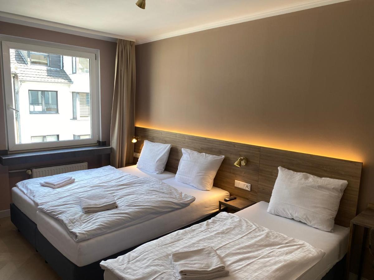 Hotel Petite Koenigsallee Self Check-In Düsseldorf Dış mekan fotoğraf