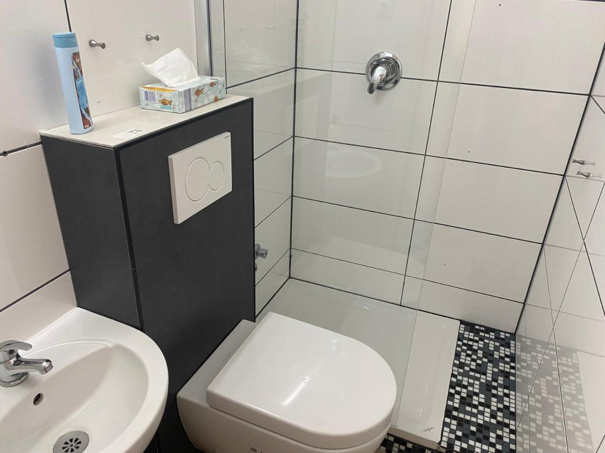 Hotel Petite Koenigsallee Self Check-In Düsseldorf Dış mekan fotoğraf