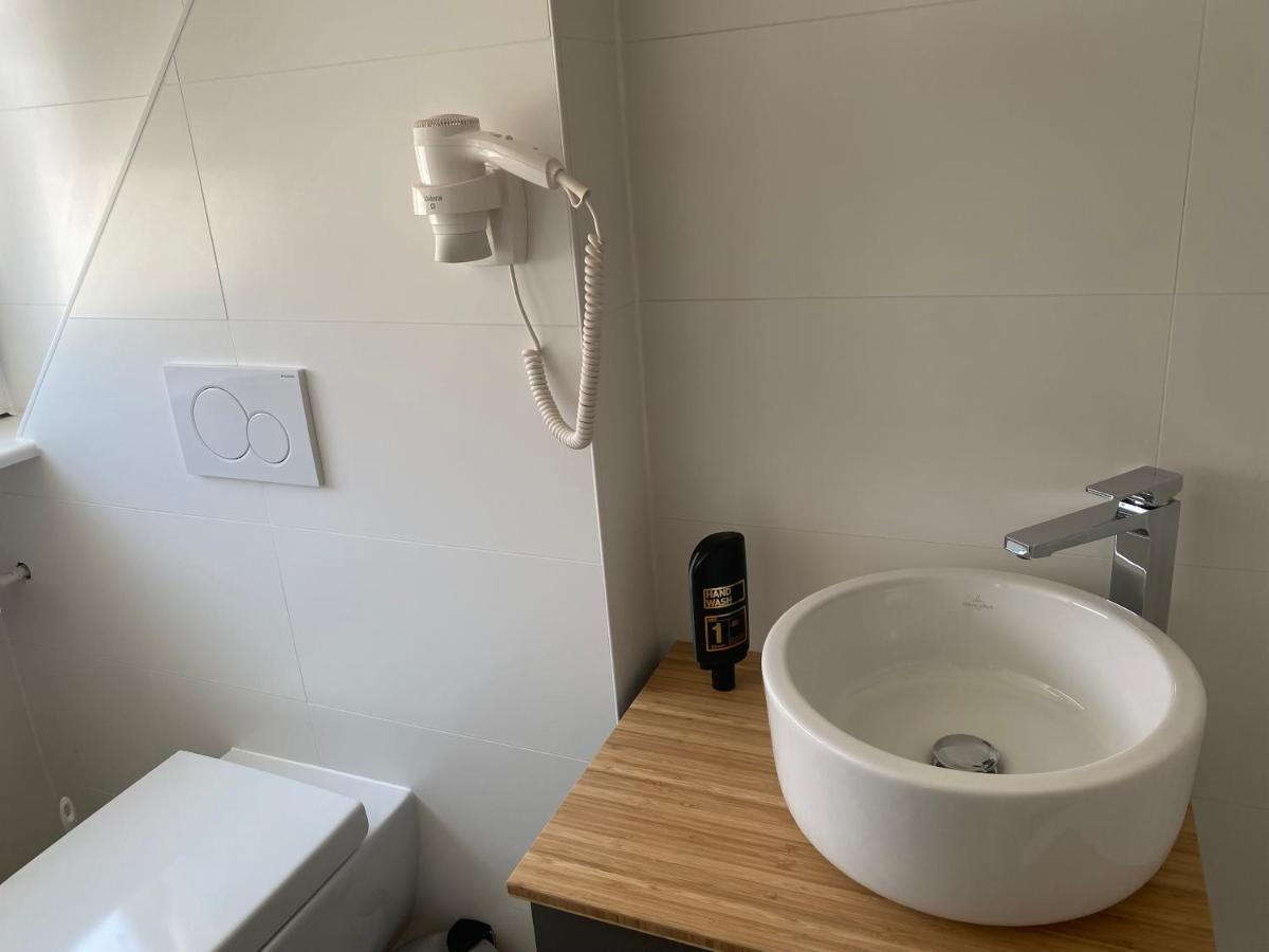 Hotel Petite Koenigsallee Self Check-In Düsseldorf Dış mekan fotoğraf