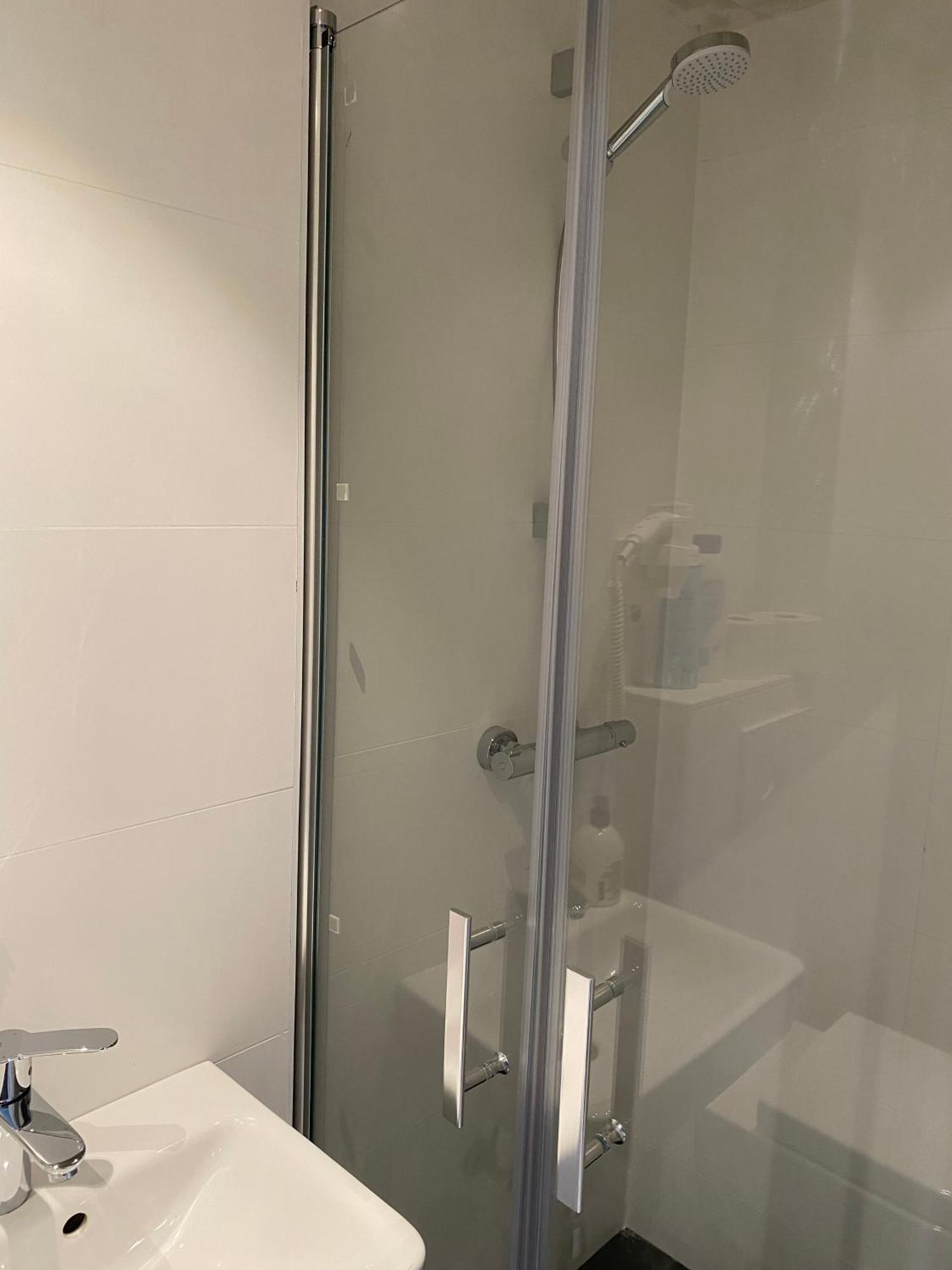 Hotel Petite Koenigsallee Self Check-In Düsseldorf Dış mekan fotoğraf