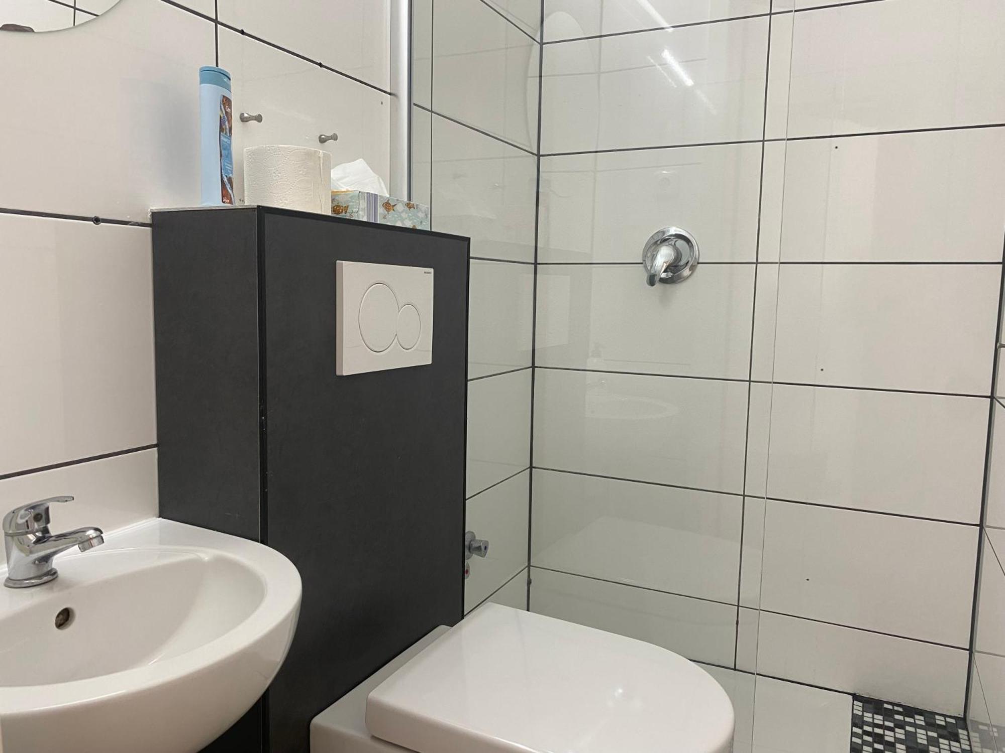 Hotel Petite Koenigsallee Self Check-In Düsseldorf Dış mekan fotoğraf