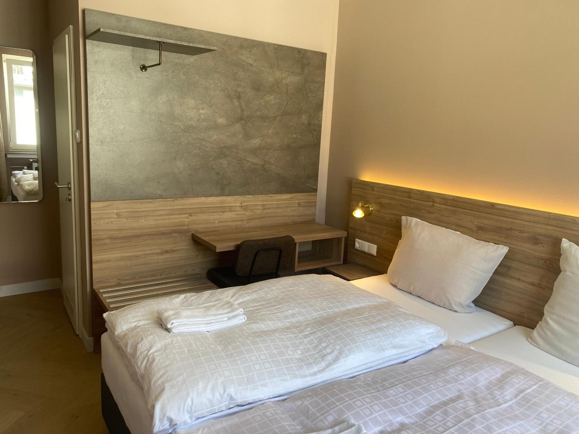Hotel Petite Koenigsallee Self Check-In Düsseldorf Dış mekan fotoğraf